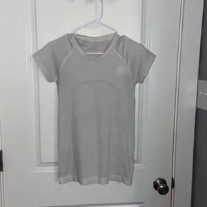 White Lululemon swiftly tech